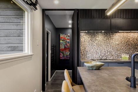 Photo of property in 11 Cedar Drive, Kelvin Heights, Queenstown, 9300