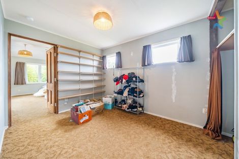 Photo of property in 64 Oakleigh Street, Maungaraki, Lower Hutt, 5010