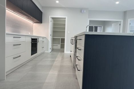 Photo of property in 5 Cassin Place, Taradale, 4112