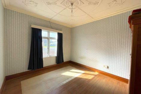 Photo of property in 105 Macandrew Road, South Dunedin, Dunedin, 9012