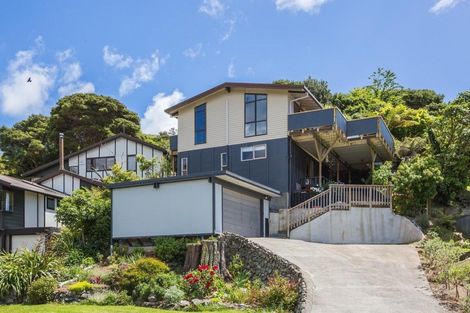 Photo of property in 2 Mizzen Place, Whitby, Porirua, 5024