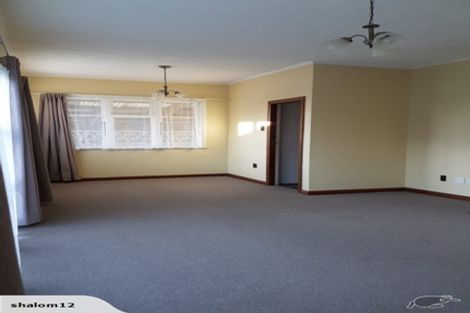 Photo of property in 2/3170 Great North Road, New Lynn, Auckland, 0600