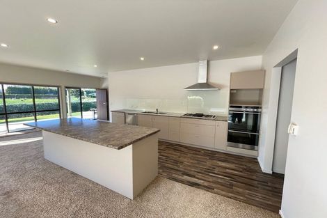 Photo of property in 2 Arthur Road, Paraite, New Plymouth, 4373