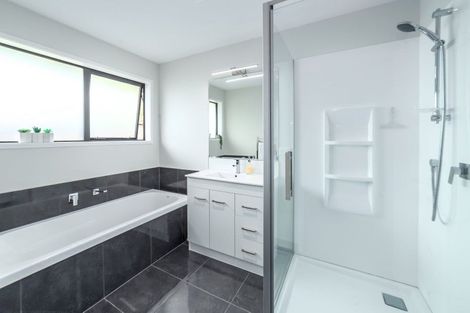 Photo of property in 37 Westwood Avenue, Greytown, 5712