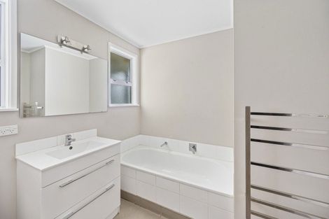 Photo of property in 34a Napier Road, Havelock North, 4130
