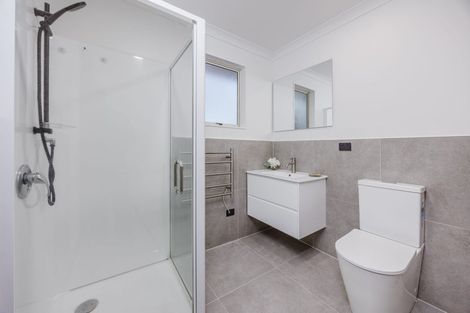 Photo of property in 60a Reelick Avenue, Pakuranga Heights, Auckland, 2010