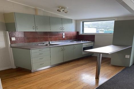 Photo of property in 21f7 Collins Avenue, Tawa, Wellington, 5028