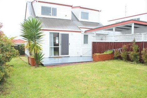 Photo of property in 10 Rewa Street, New Lynn, Auckland, 0600