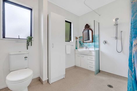 Photo of property in 8a Novelle Grove, Papamoa Beach, Papamoa, 3118