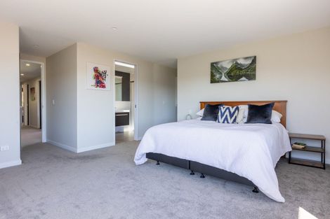 Photo of property in 30 Ferndale Drive, Waikanae, 5036
