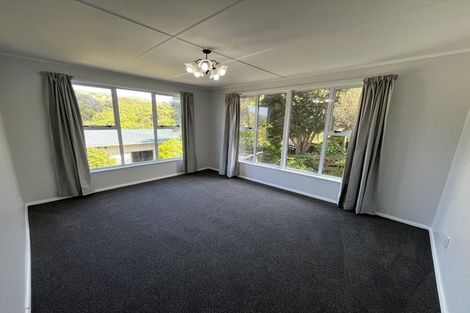 Photo of property in 25 Hiwi Crescent, Titahi Bay, Porirua, 5022