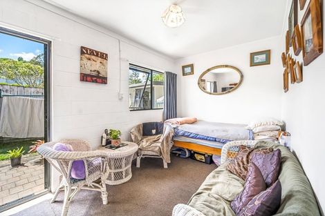 Photo of property in 24 Makiri Street, Helensville, 0800