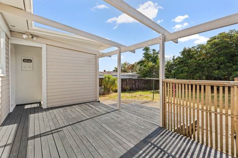 Photo of property in 77 Dale Crescent, Pakuranga, Auckland, 2010