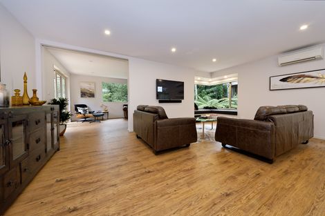 Photo of property in 53a Onedin Place, Titirangi, Auckland, 0604