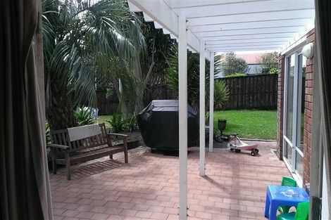 Photo of property in 3 Charles Prevost Drive, The Gardens, Auckland, 2105