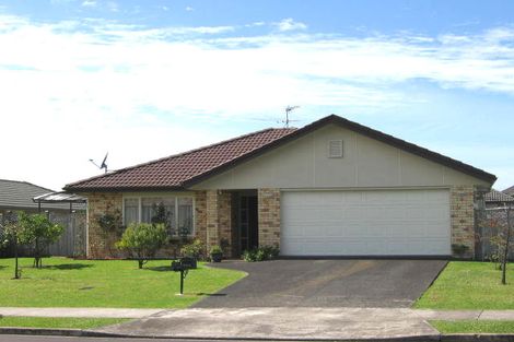 Photo of property in 15 Hillwell Drive, Henderson, Auckland, 0612