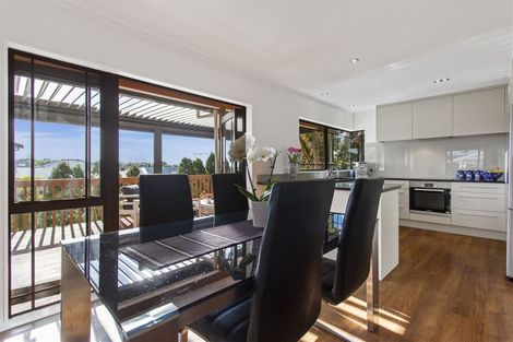 Photo of property in 121 Forrest Hill Road, Forrest Hill, Auckland, 0620