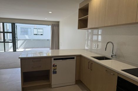 Photo of property in 8/19 Ocean View Road, Hillcrest, Auckland, 0627