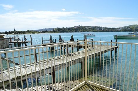Photo of property in 100 Paremata Road, Paremata, Porirua, 5024