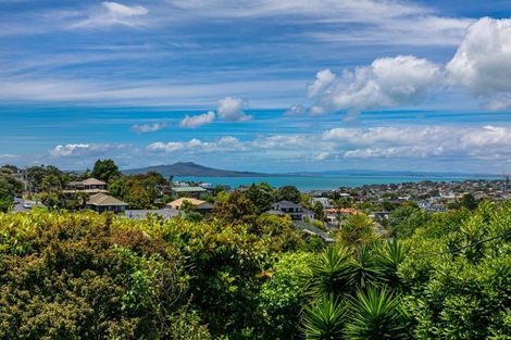 Photo of property in 25 Parr Terrace, Castor Bay, Auckland, 0620