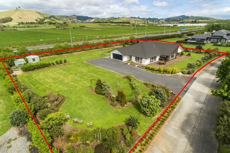 Photo of property in 6 Royal Ascot Drive, Papamoa Beach, Te Puke, 3187