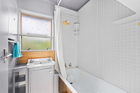 Photo of property in 1/92 Saddleback Rise, Murrays Bay, Auckland, 0630