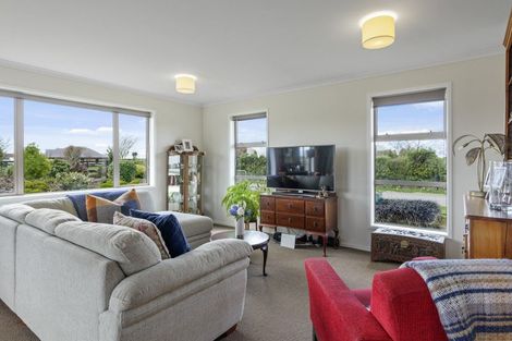 Photo of property in 7 Landsborough Drive, Darfield, 7571