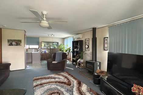 Photo of property in 2/141 Carnoustie Drive, Wattle Downs, Auckland, 2103