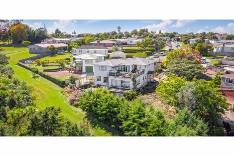 Photo of property in 7 Celsmere Lane, Te Atatu Peninsula, Auckland, 0610