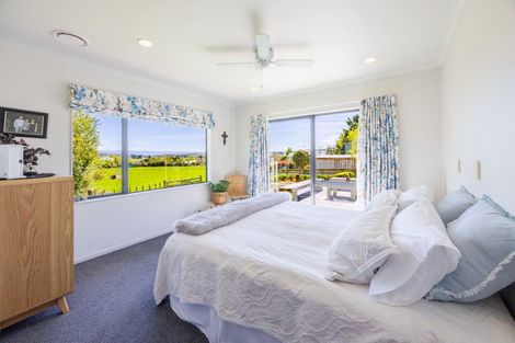 Photo of property in 14 Brooker Place, Waipukurau, 4200