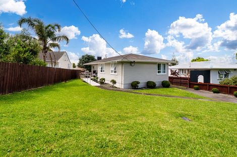Photo of property in 39 Coniston Avenue, Te Atatu South, Auckland, 0610