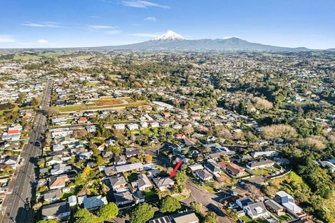 Photo of property in 9 Selwyn Street, Lower Vogeltown, New Plymouth, 4310