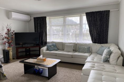 Photo of property in 64 Tawa Crescent, Manurewa, Auckland, 2102