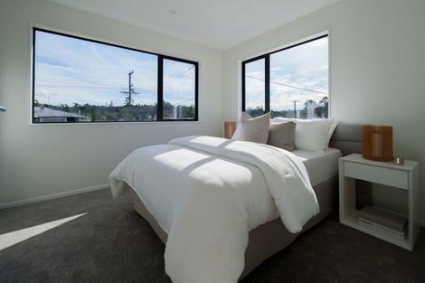 Photo of property in 2/5 Preston Avenue, Henderson, Auckland, 0610