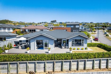 Photo of property in 5 Margaret Shields Avenue, Aotea, Porirua, 5024