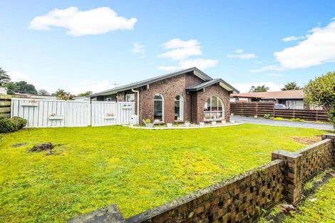 Photo of property in 4 Chichester Drive, Rosehill, Papakura, 2113