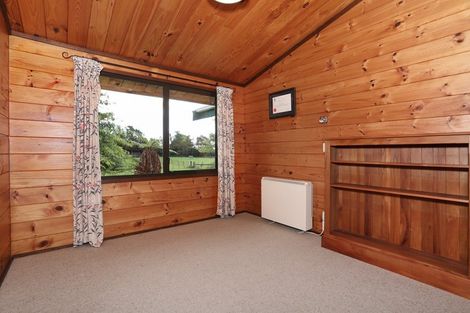 Photo of property in 450 Fitzherbert Road East, Aokautere, Palmerston North, 4471