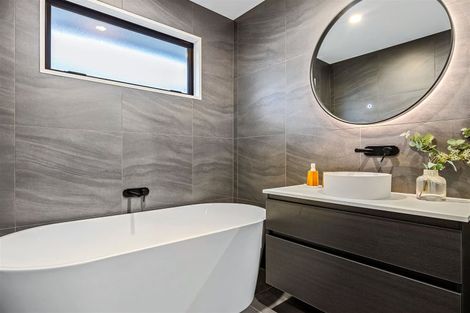 Photo of property in 32 Oakmill Drive, Casebrook, Christchurch, 8051