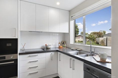Photo of property in 2u6 Stone Street, Miramar, Wellington, 6022