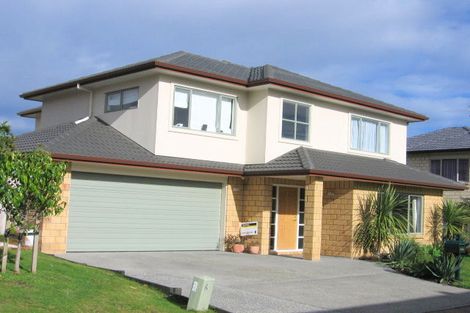 Photo of property in 11 Coachman Drive, Flat Bush, Auckland, 2016