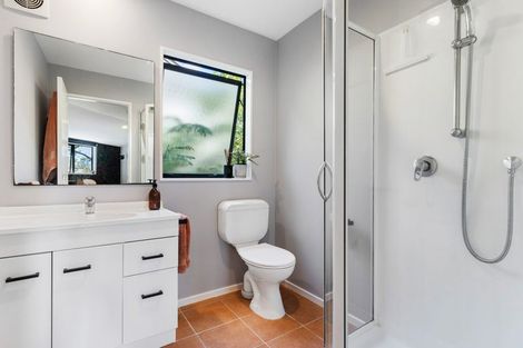 Photo of property in 43 Holmes Drive South, Massey, Auckland, 0614