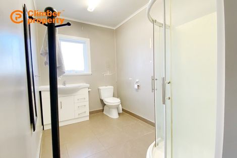 Photo of property in 8 Hugh Brown Drive, New Lynn, Auckland, 0600