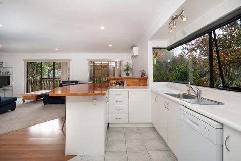 Photo of property in 7 Juneau Place, Glendene, Auckland, 0602