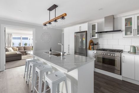 Photo of property in 12 Mcdonnell Street, Omokoroa, 3114