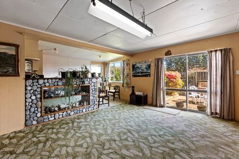 Photo of property in 198 Tasman Street, Opunake, 4616