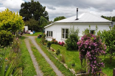 Photo of property in 39 Henderson Street, Otane, 4202