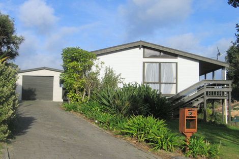 Photo of property in 80 Mercury Way, Whitby, Porirua, 5024