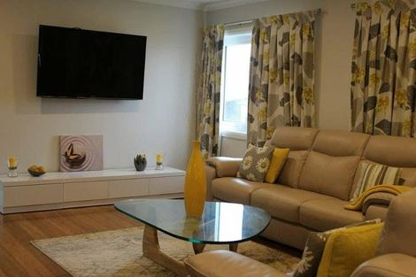 Photo of property in 11 Madeira Close, Whitby, Porirua, 5024