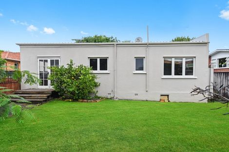 Photo of property in 24 Maeroa Road, Beerescourt, Hamilton, 3200