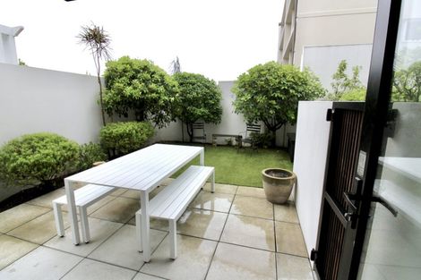 Photo of property in 76 Brougham Street, Mount Victoria, Wellington, 6011